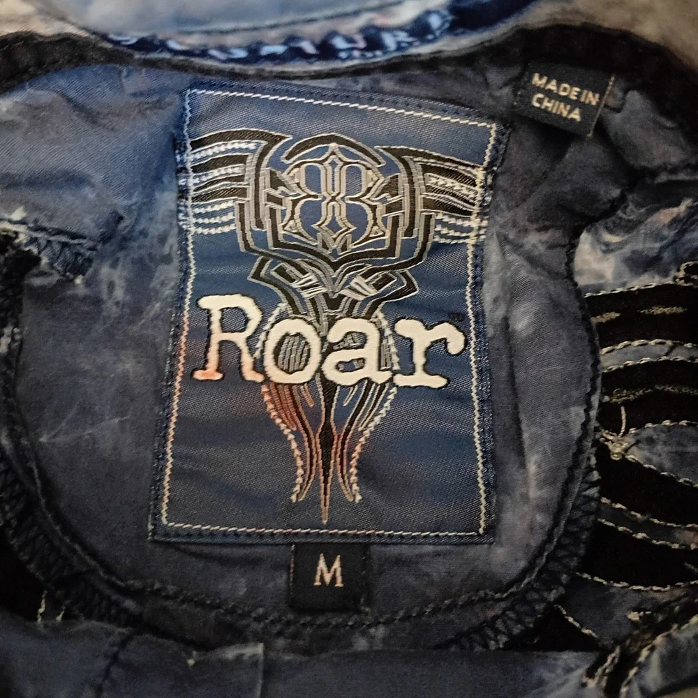 Roar Signature Edition Shirt Mens Medium Blue Tie Dye Tribal Embroidered Western